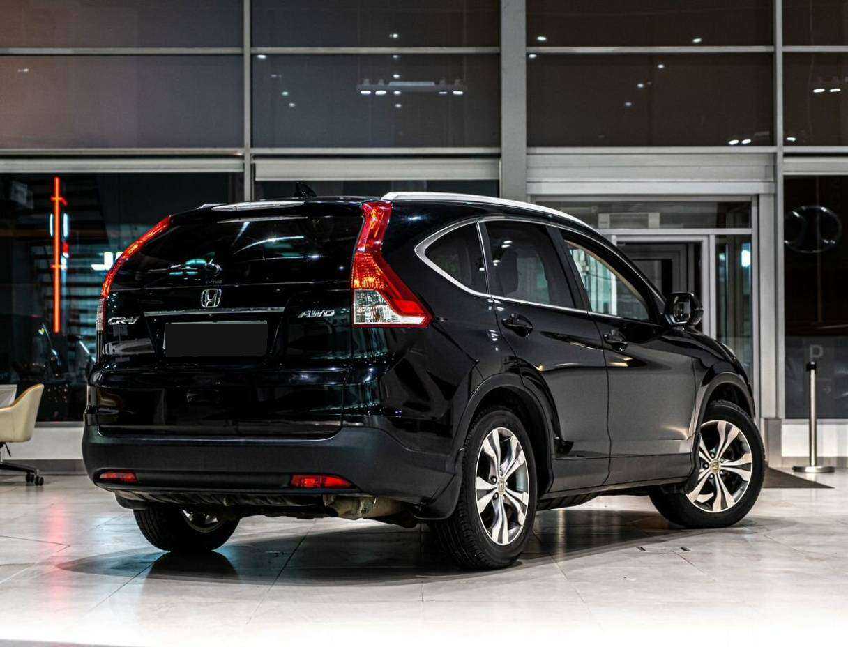 Б/У Хонда ЦР-В 2013 года. Фото: #2