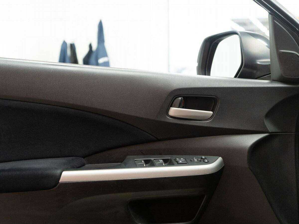 Б/У Хонда ЦР-В 2013 года. Фото: #16