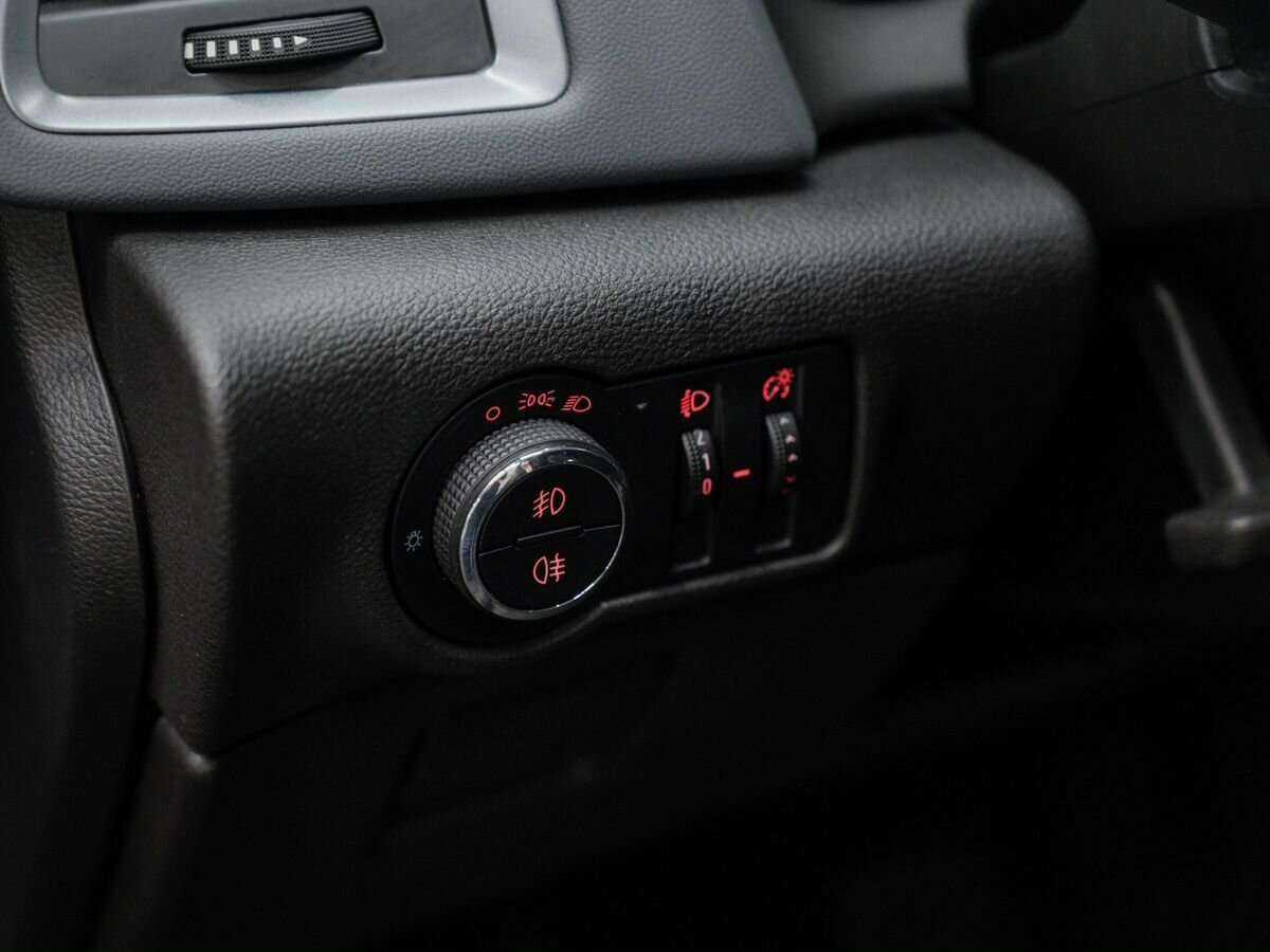 Б/У Опель Астра 2013 года. Фото: #14