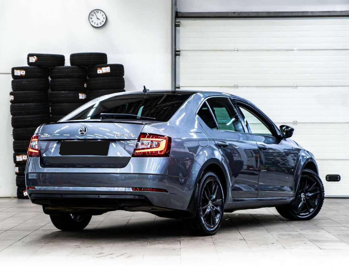 Б/У Шкода Октавия 2018 года. Фото: #2