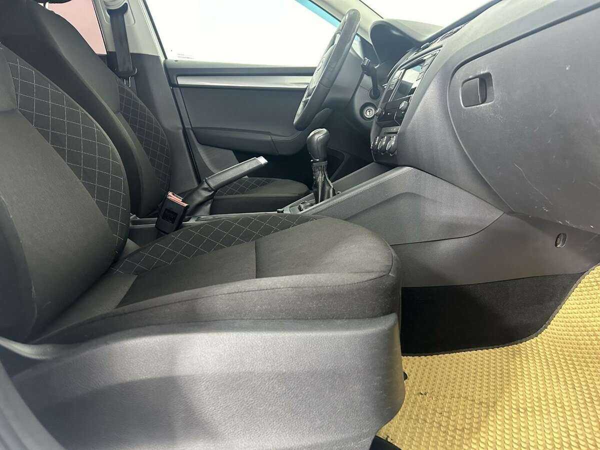 Б/У Шкода Октавия 2018 года. Фото: #13