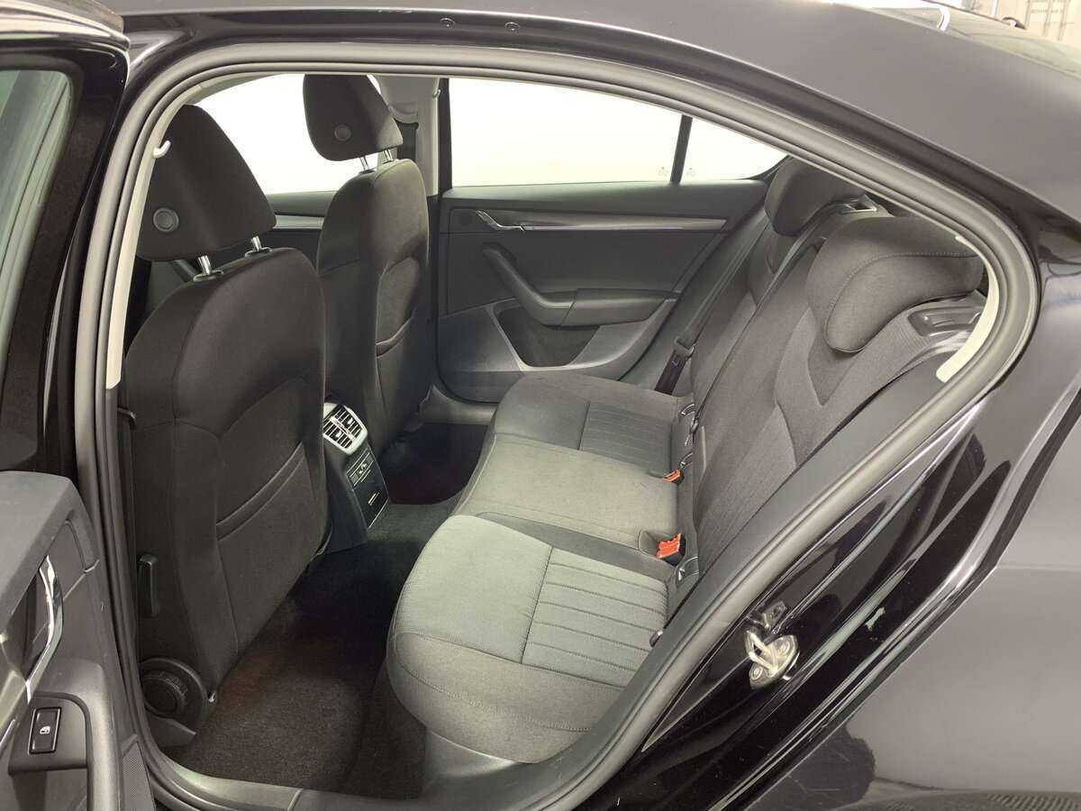 Б/У Шкода Октавия 2018 года. Фото: #7