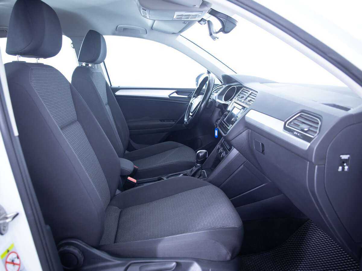 Б/У Фольксваген Тигуан 2018 года. Фото: #9