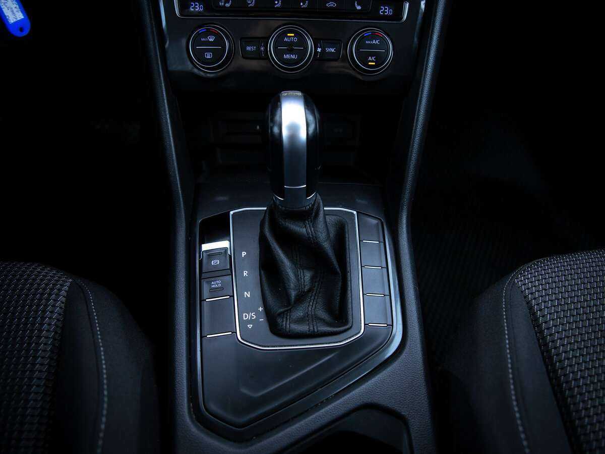 Б/У Фольксваген Тигуан 2018 года. Фото: #16