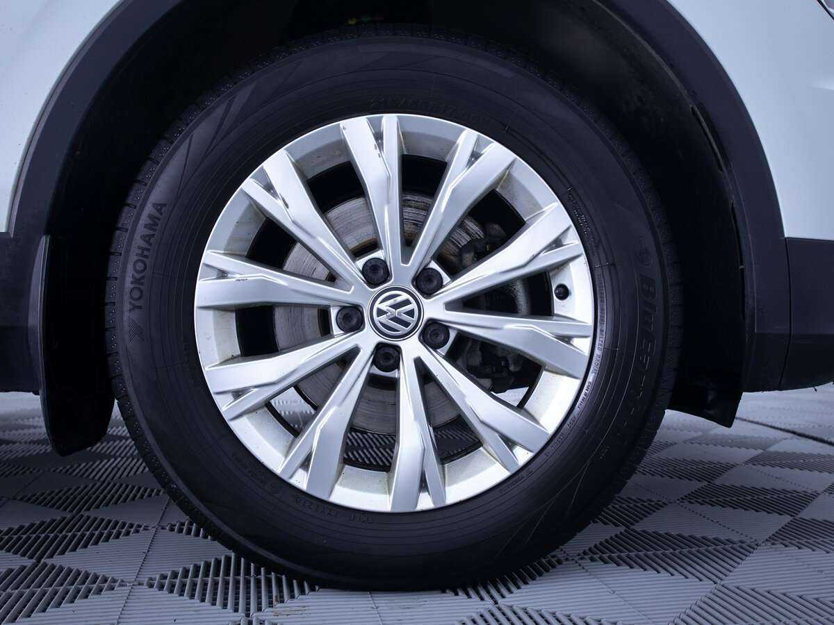 Б/У Фольксваген Тигуан 2018 года. Фото: #17