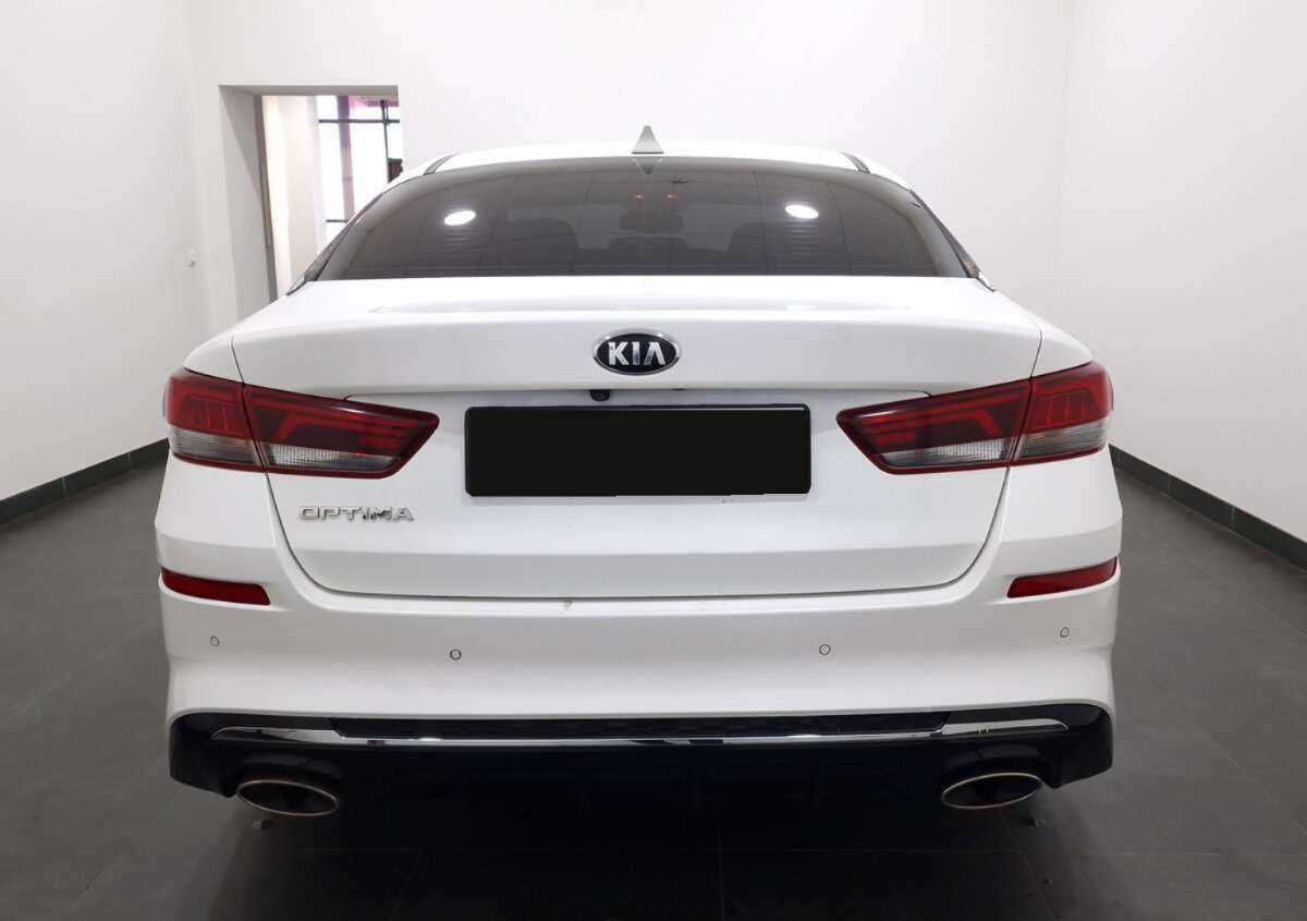 Б/У Киа Оптима 2018 года. Фото: #2