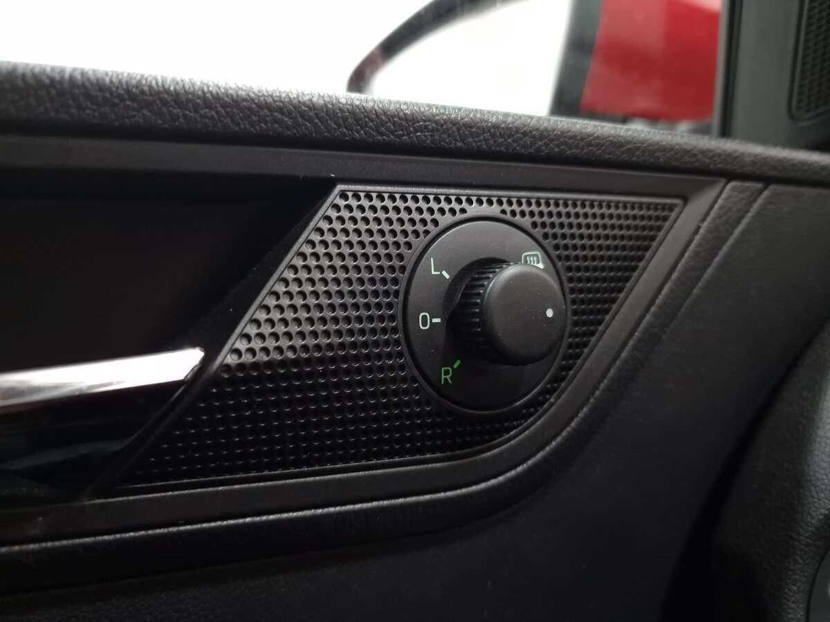 Б/У Шкода Рапид 2019 года. Фото: #10