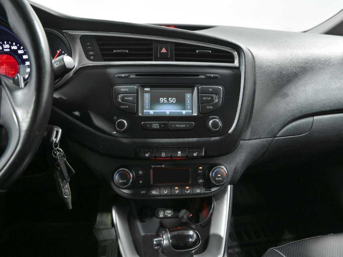 Б/У Киа Сид 2017 года. Фото: #9