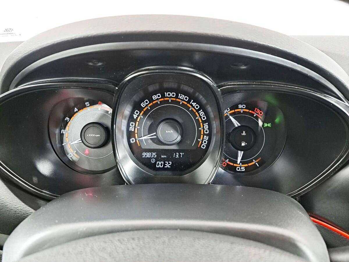 Б/У Лада (ВАЗ) Веста 2018 года. Фото: #10