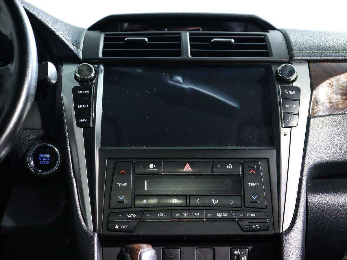 Б/У Тойота Камри 2017 года. Фото: #12