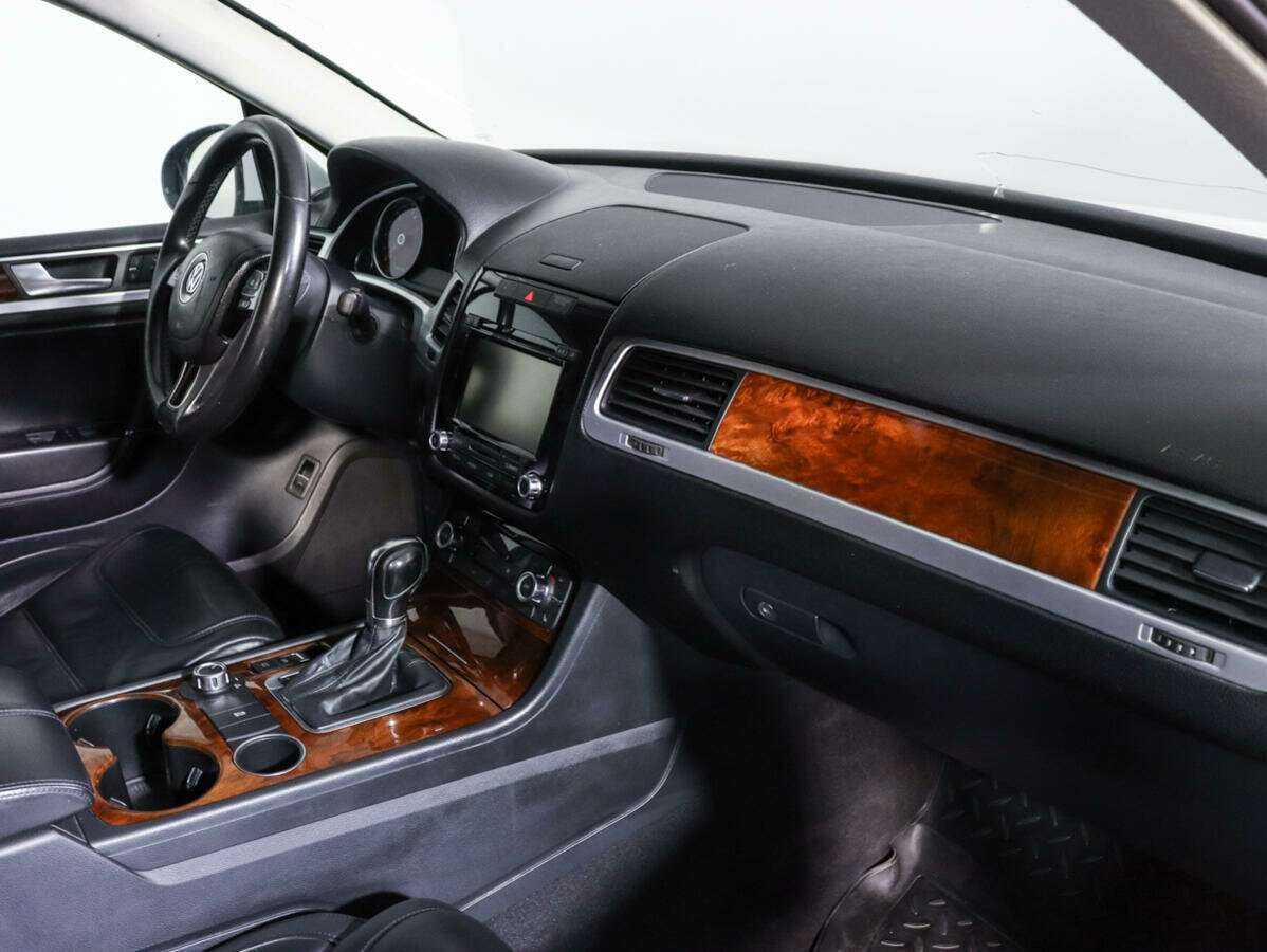 Б/У Фольксваген Туарег 2012 года. Фото: #3