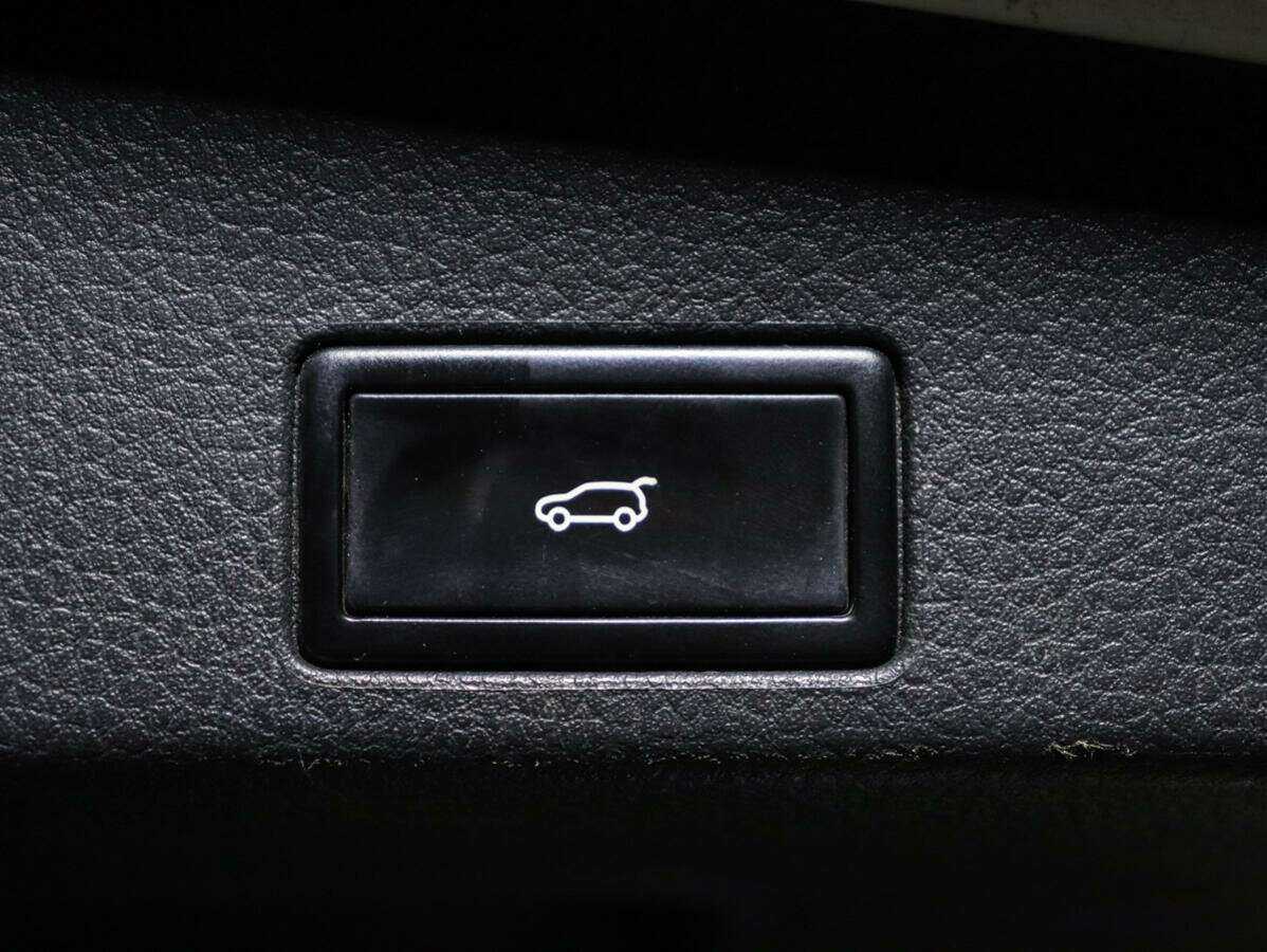 Б/У Фольксваген Туарег 2012 года. Фото: #10