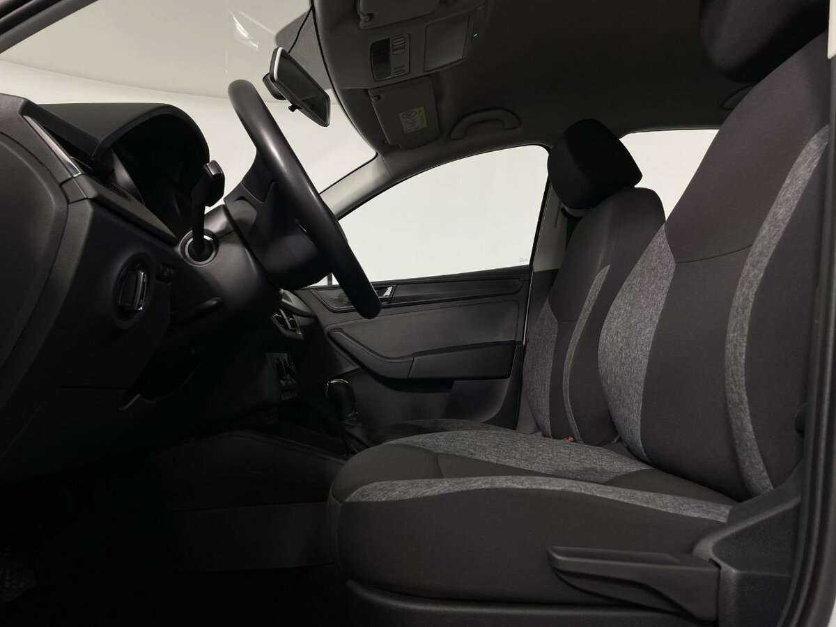 Б/У Шкода Рапид 2020 года. Фото: #9