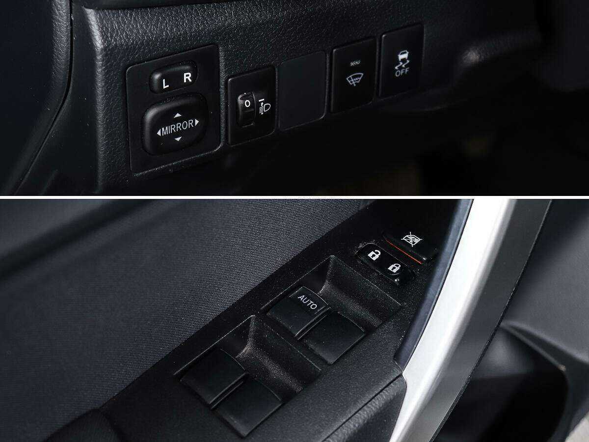 Б/У Тойота Королла 2013 года. Фото: #14