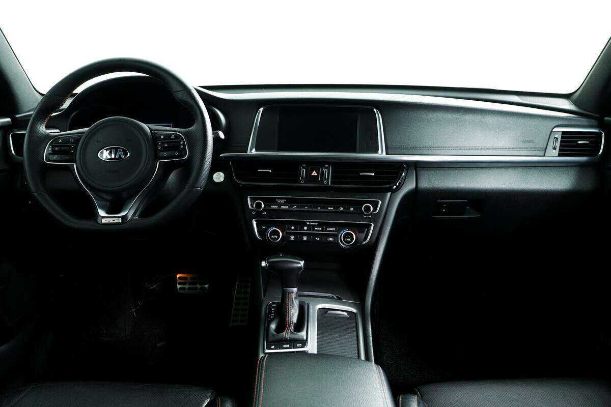 Б/У Киа Оптима 2017 года. Фото: #10