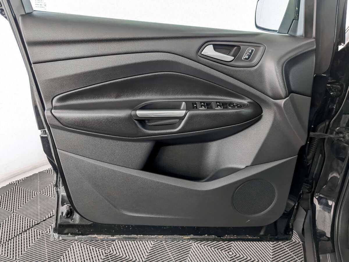 Б/У Форд Куга 2016 года. Фото: #18