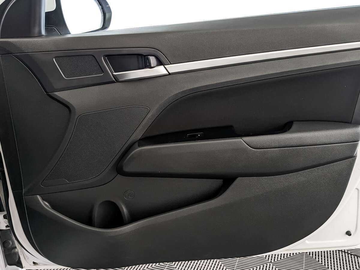 Б/У Хендай Елантра 2020 года. Фото: #20