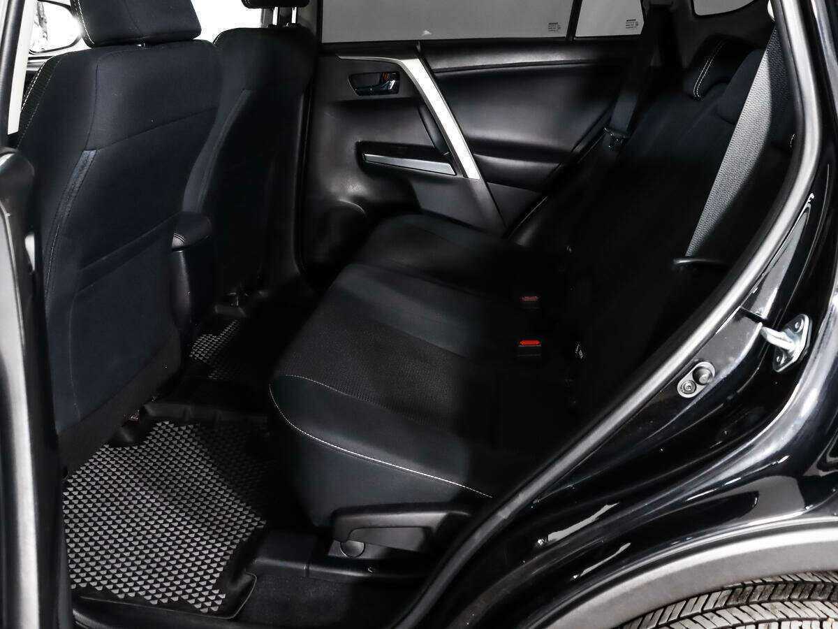 Б/У Тойота Рав4 2016 года. Фото: #8