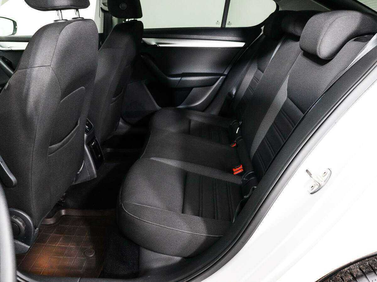 Б/У Шкода Октавия 2020 года. Фото: #9