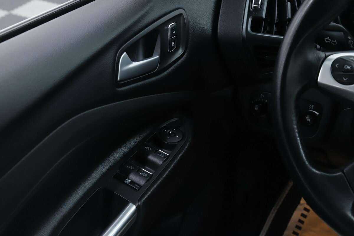 Б/У Форд Куга 2016 года. Фото: #9