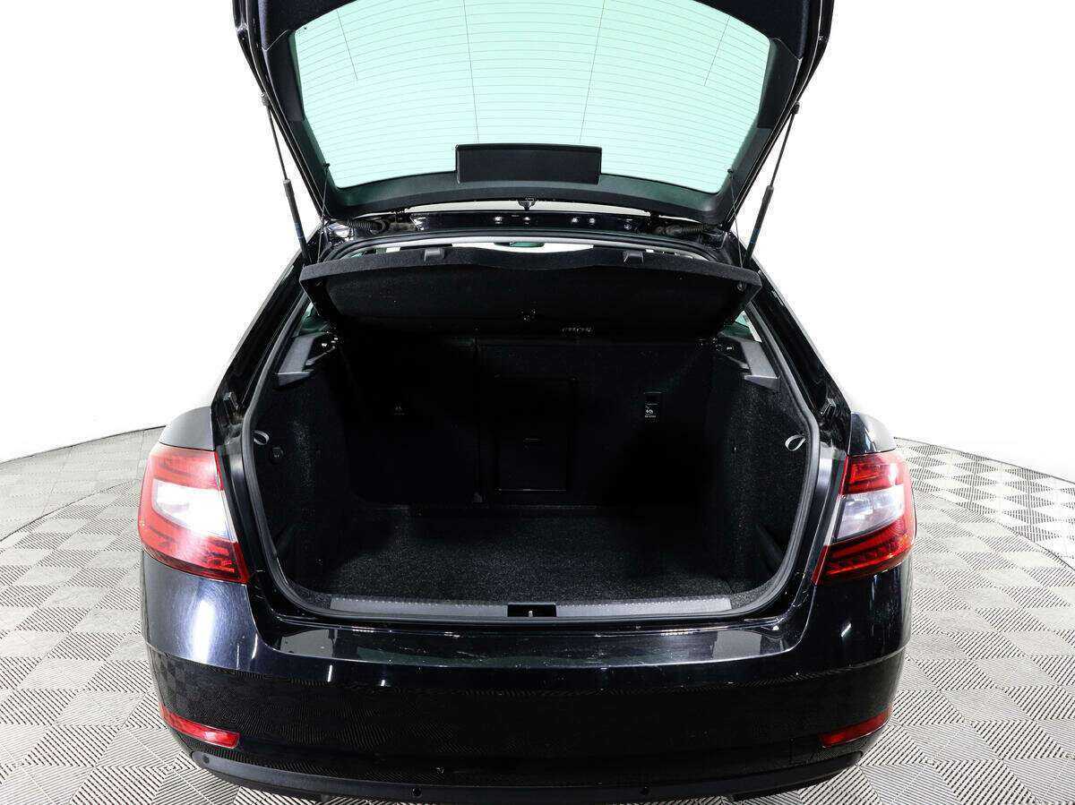 Б/У Шкода Октавия 2019 года. Фото: #17