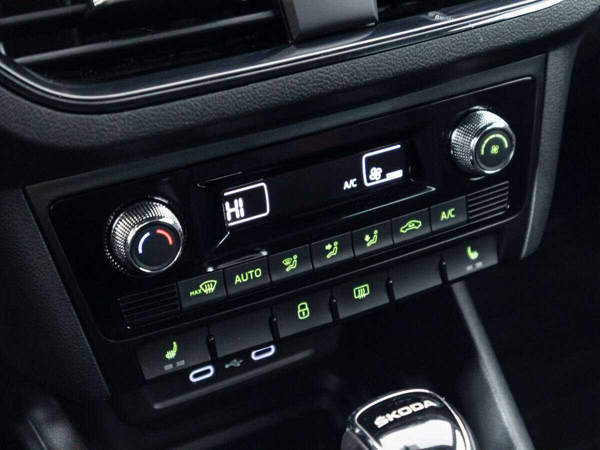 Б/У Шкода Рапид 2021 года. Фото: #14