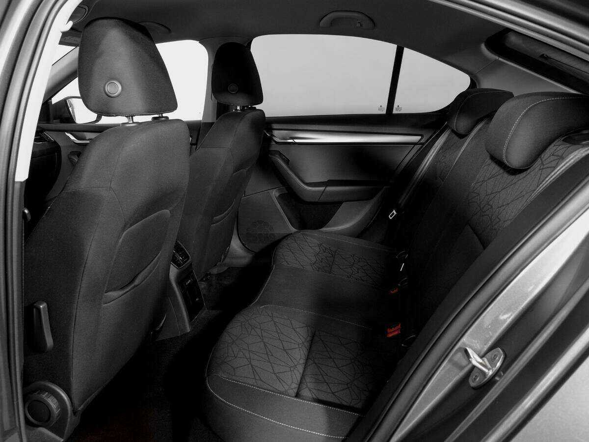 Б/У Шкода Октавия 2018 года. Фото: #9