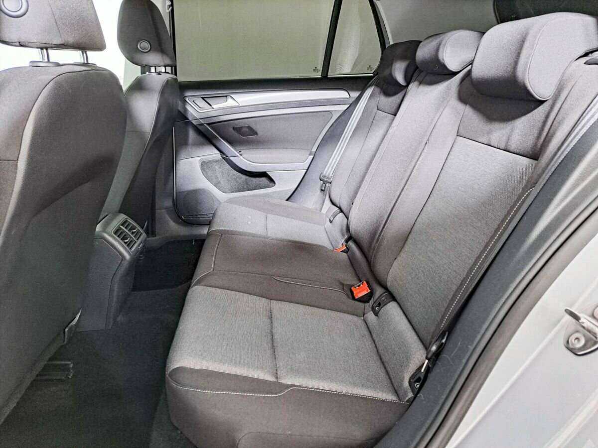 Б/У Фольксваген Гольф 2013 года. Фото: #9