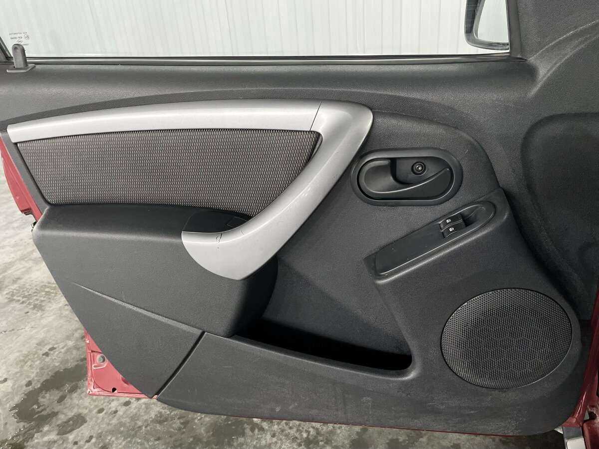 Б/У Рено Дастер 2012 года. Фото: #16