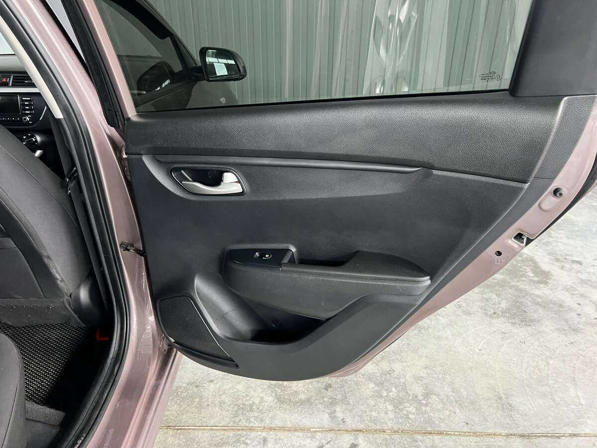 Б/У Киа Рио 2018 года. Фото: #18