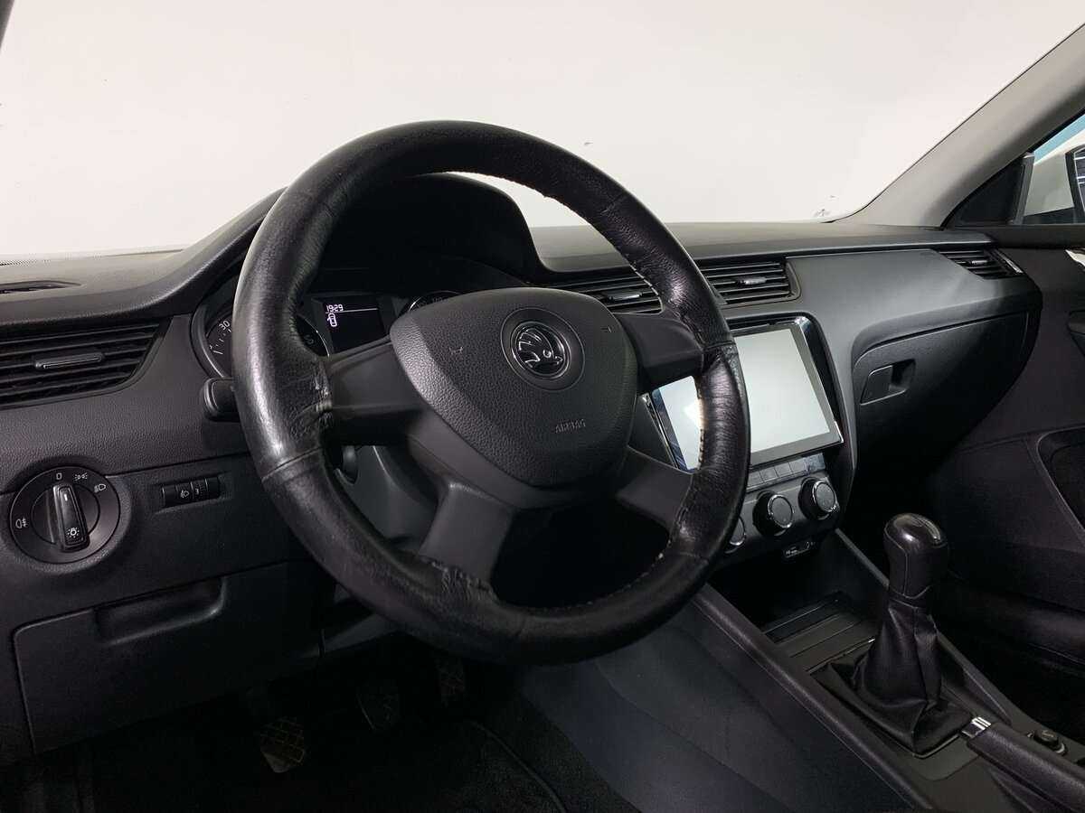 Б/У Шкода Октавия 2014 года. Фото: #8