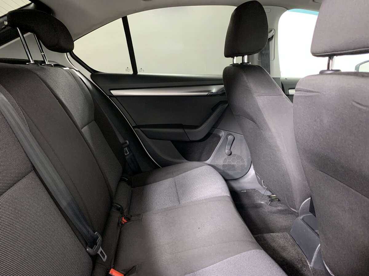 Б/У Шкода Октавия 2014 года. Фото: #14