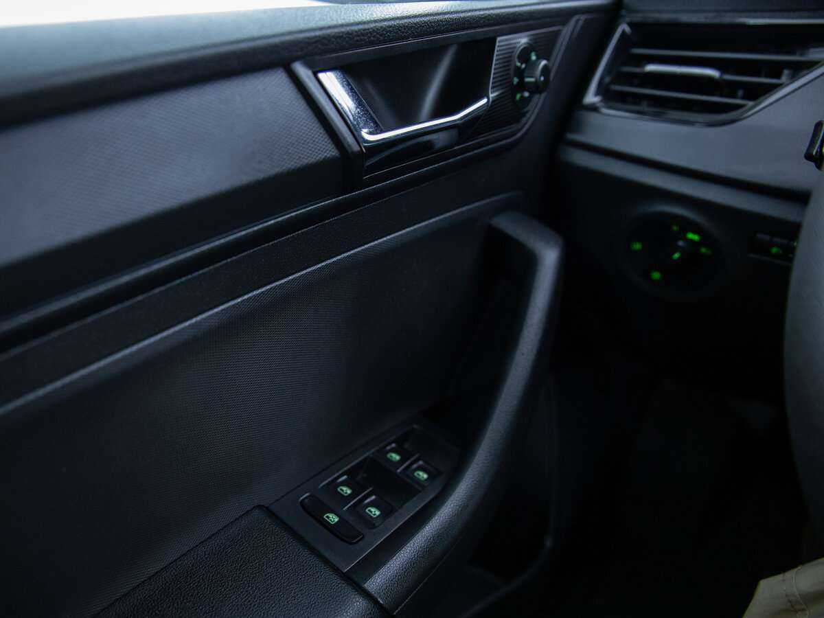 Б/У Шкода Рапид 2021 года. Фото: #16