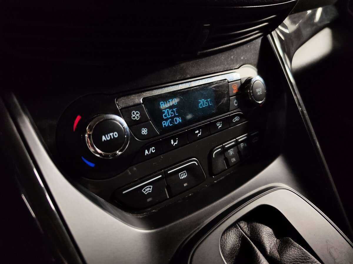 Б/У Форд Куга 2015 года. Фото: #16