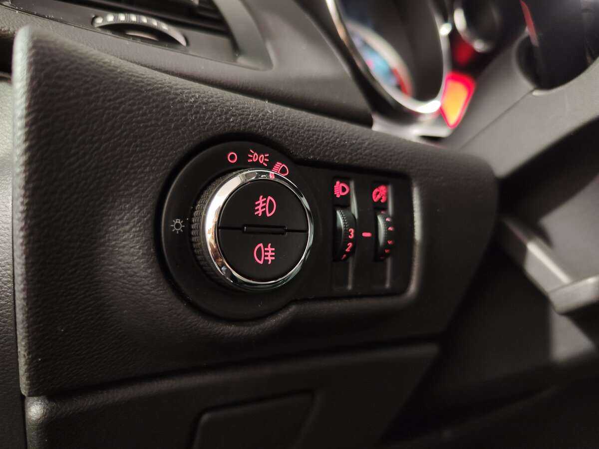 Б/У Опель Астра 2012 года. Фото: #18