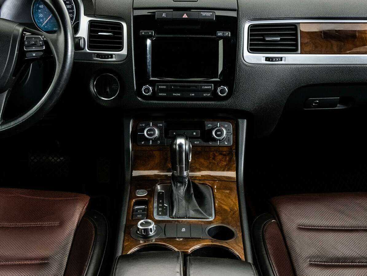 Б/У Фольксваген Туарег 2012 года. Фото: #10