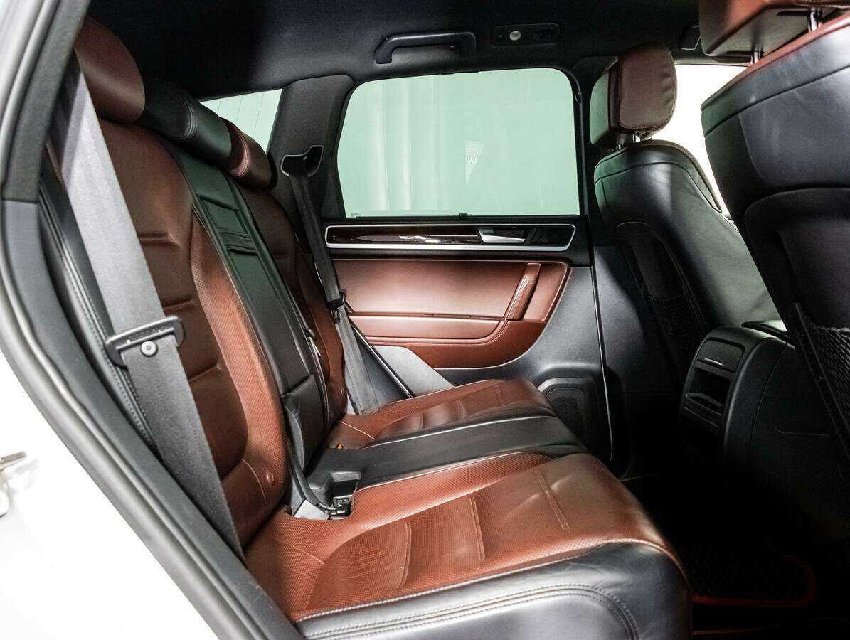 Б/У Фольксваген Туарег 2012 года. Фото: #12