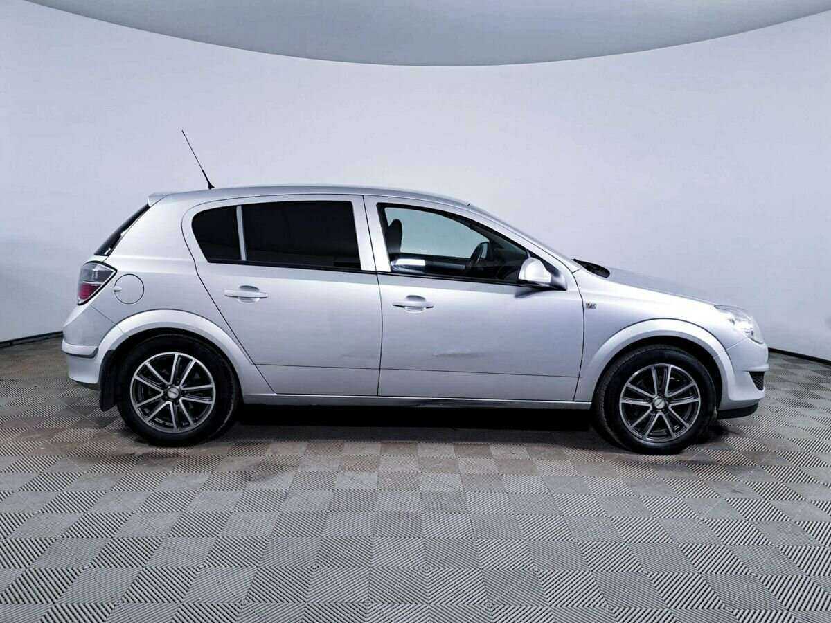 Б/У Опель Астра 2013 года. Фото: #3