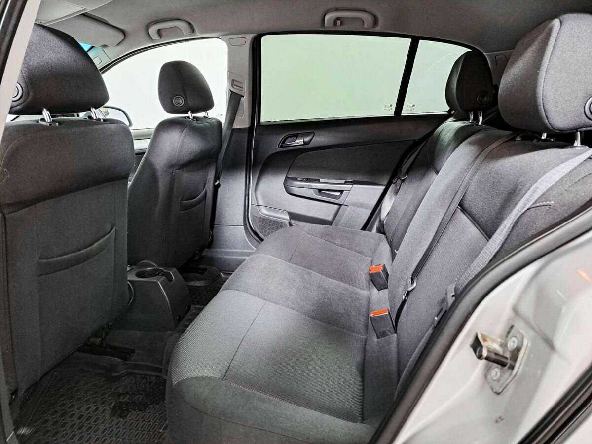 Б/У Опель Астра 2013 года. Фото: #10