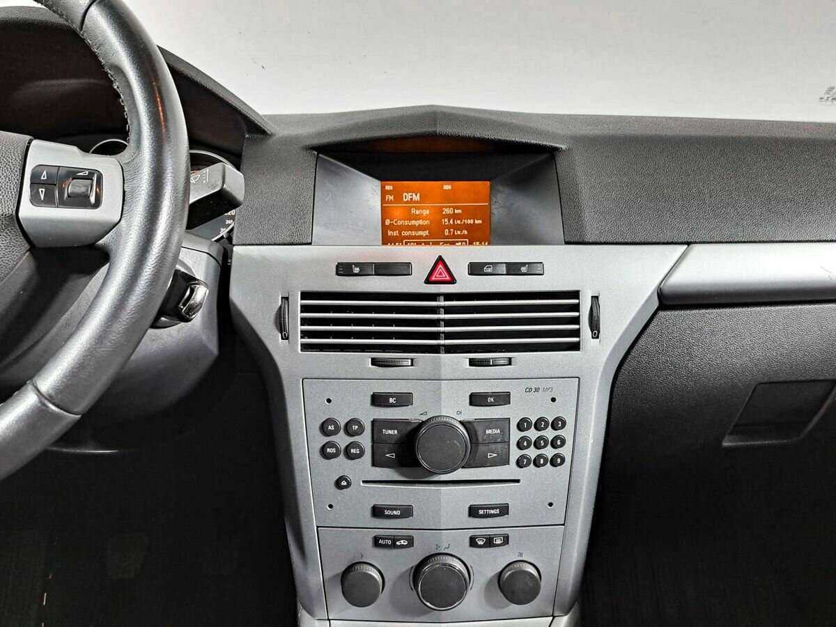 Б/У Опель Астра 2013 года. Фото: #13