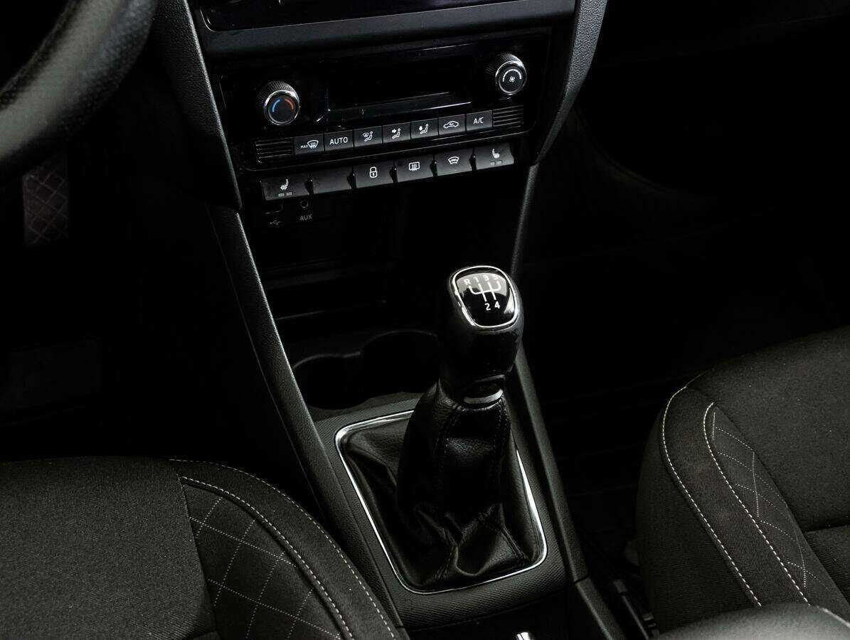 Б/У Шкода Рапид 2017 года. Фото: #10