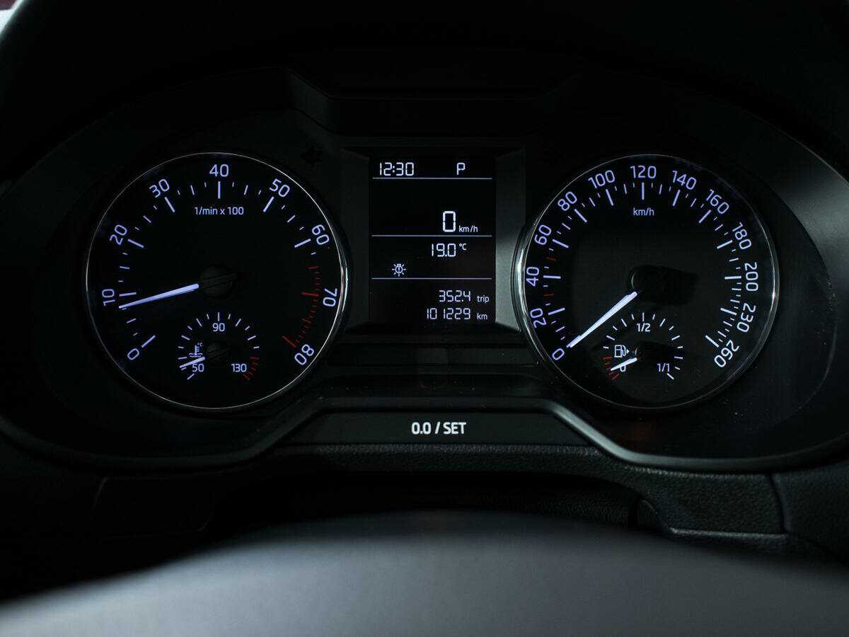 Б/У Шкода Октавия 2014 года. Фото: #10