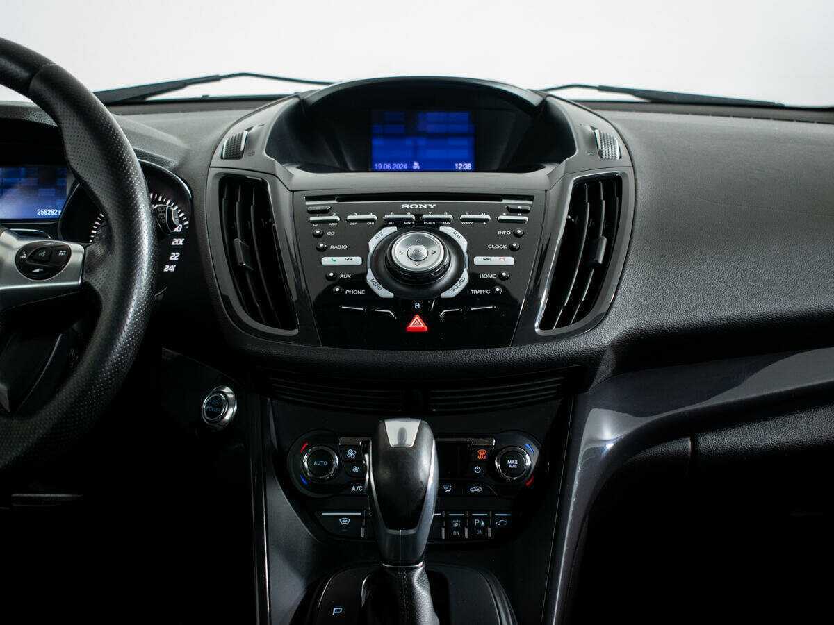 Б/У Форд Куга 2013 года. Фото: #9