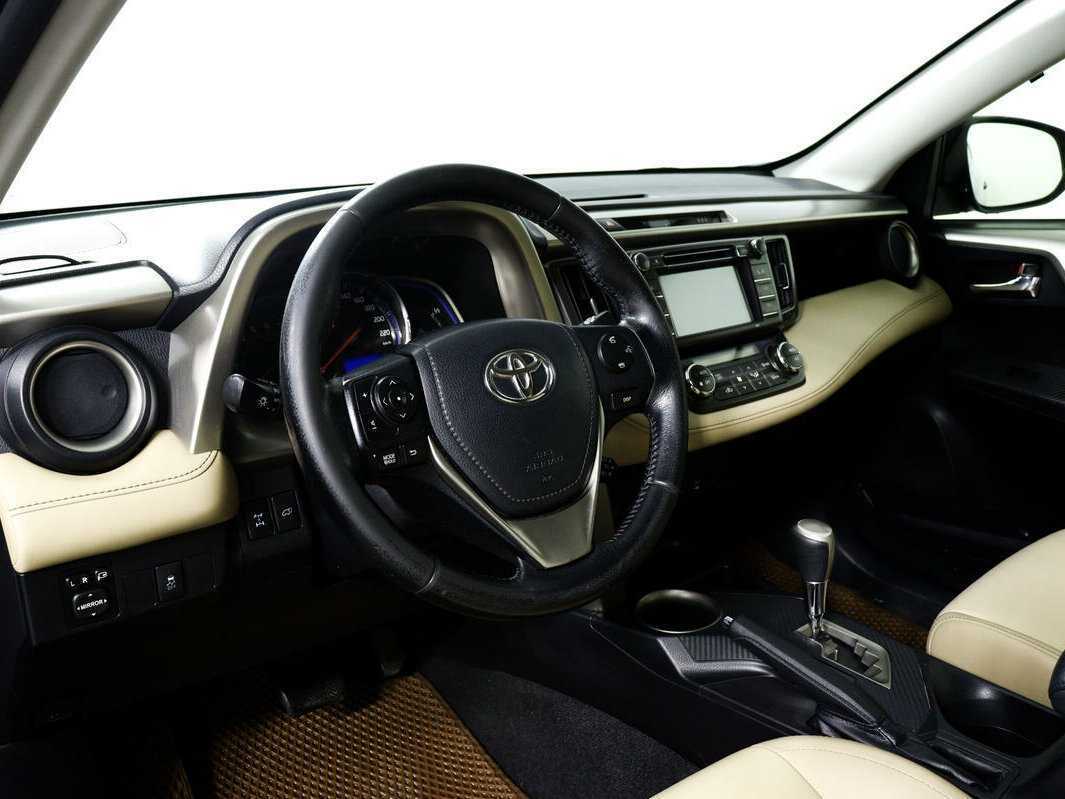 Б/У Тойота Рав4 2015 года. Фото: #12