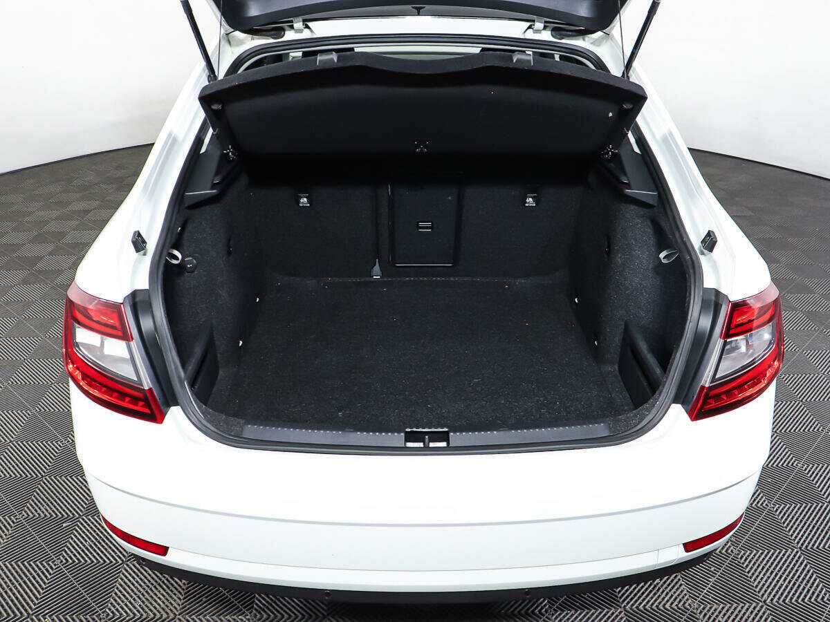 Б/У Шкода Октавия 2018 года. Фото: #9