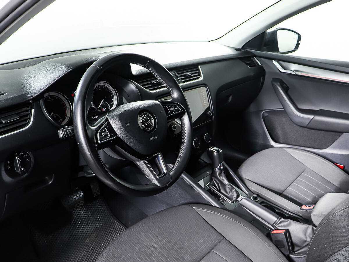 Б/У Шкода Октавия 2018 года. Фото: #14