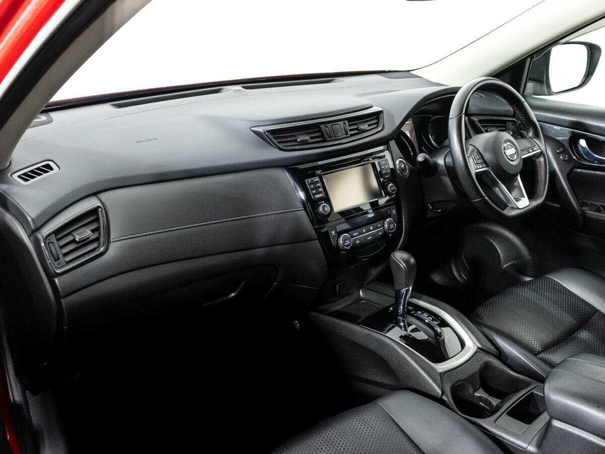 Б/У Ниссан Икс-Трейл 2018 года. Фото: #8