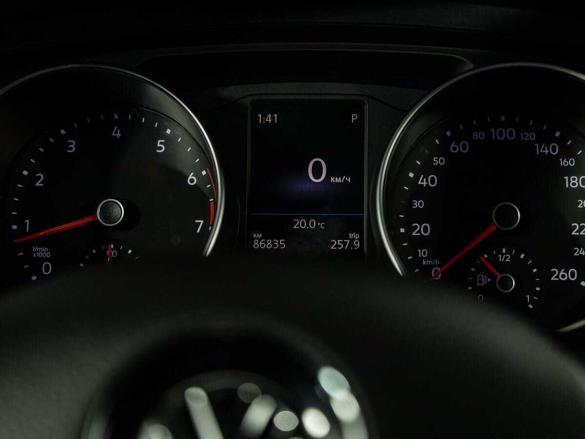 Б/У Фольксваген Тигуан 2018 года. Фото: #10