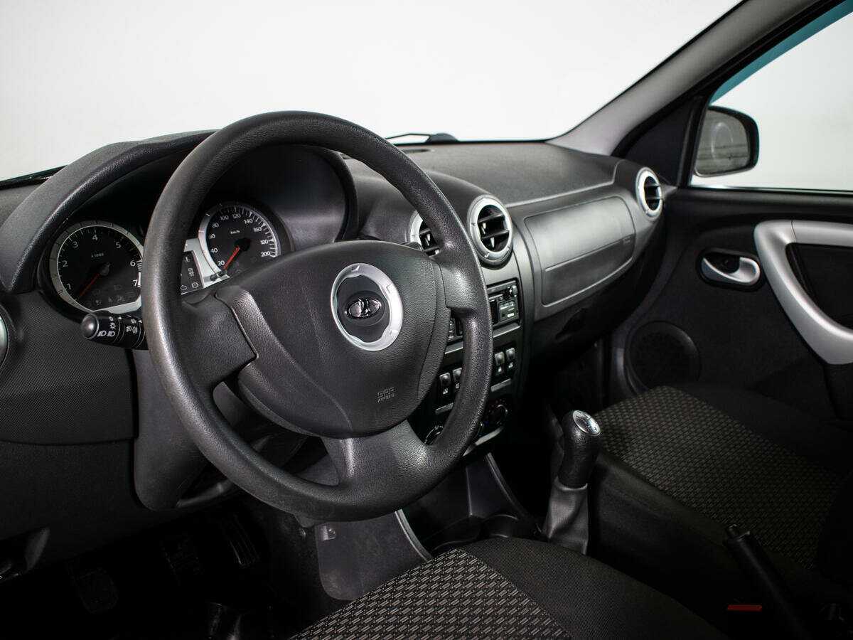 Б/У Лада (ВАЗ) Ларгус 2015 года. Фото: #9