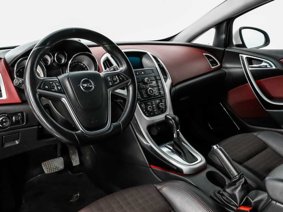 Б/У Опель Астра 2012 года. Фото: #8